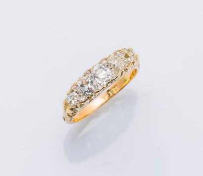 null Bague jarretière en or jaune 18 carats (750 millièmes) sertie de cinq diamants...
