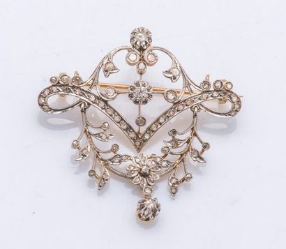 null Broche en or gris et or jaune 18 carats (750 millièmes) à motifs de ruban et...