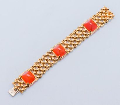 HERMÈS Bracelet ruban souple en maille d’or jaune 18 carats (750 millièmes) articulée,...