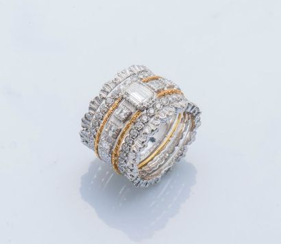 BUCCELLATI Italy Bague large bandeau Band Ring en or jaune et or gris 18 carats (750...