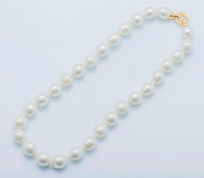 null Collier de perles fantaisies irrégulières, fermoir en or jaune 18 carats (750...