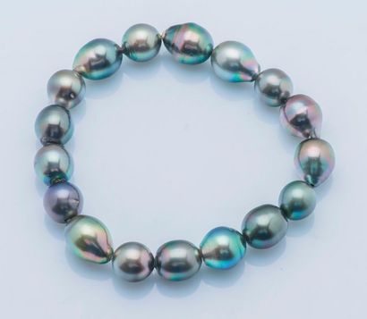 null Bracelet de perles de Tahiti irrégulières sur élastique. 

Diam : 7 cm