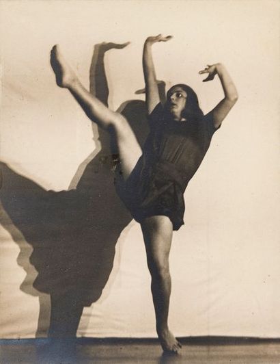 Charlotte Rudolph (1896-1983) La danseuse et chorégraphe Margarete Wallmann, 1929.

15...