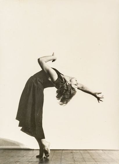 Charlotte Rudolph (1896-1983) La danseuse et chorégraphe Margarete Wallmann, 1929.

15...