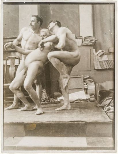 José Maria Sert (1874-1945) Étude de nus masculins en atelier, c. 1910-1920. 

Poses...