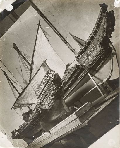 José Maria Sert (1874-1945) Maquettes de navires, c. 1920-1930. 

59 épreuves argentiques...