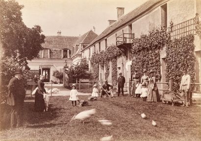 Photographe non identifié Régionalisme, c. 1895. 

Villages. Porte fortifiée. Scène...