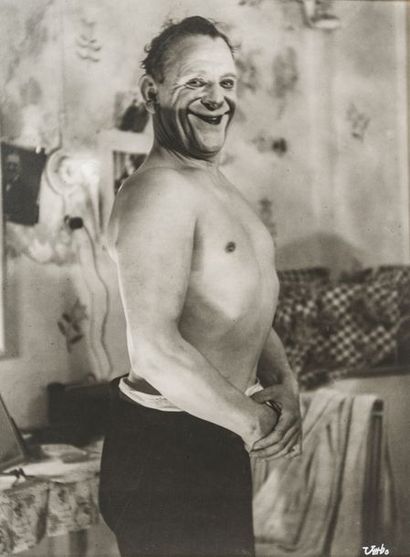 Umbo (Otto Maximilian Umbehr, dit) (1902-1980) Portfolio 3. 10 Photographien, 1927-1930....