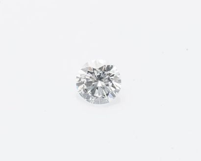 null Un diamant taillé en brillant sur papier pesant 1,10 carat.

Couleur blanc exceptionnel...