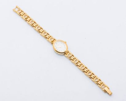 YEMA YEMA

Montre bracelet de dame en métal doré, le boîtier de forme ovale à fond...