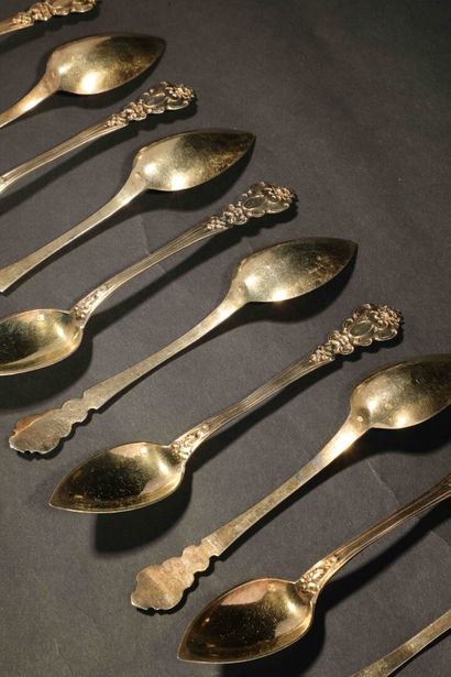 Cuillers à thé en vermeil Eleven tea spoons in vermeil 950 millèmes model violin...