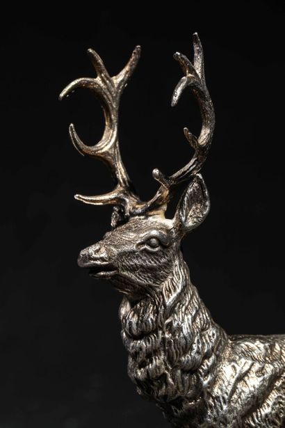 Cerf en argent / Silver Stag Small silver stag.
Weight: 
Height: 12.5 cm Length:...