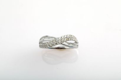 Bague en or et diamants / Gold and diamonds ring White gold ring set with modern...