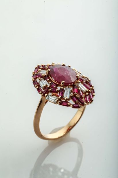 Bague rubis et diamants / Ruby and diamonds ring Gold ring set with a 2.27 carats...