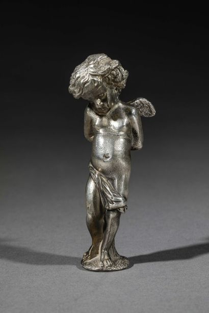null Silver seal showing a cherub.
Weight: 155g
Height: 8.5 cm
