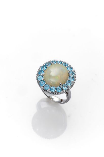 null Important white gold ring set with a cabochon-cut opal of about 4 carats in...