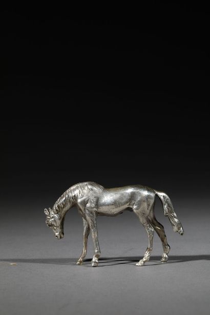 null Small silver horse.
Weight: 85g
7 x 4.5 cm