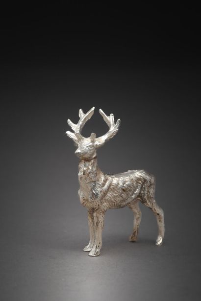 null Small silver deer.
Weight: 26g
3 x 4.5 cm