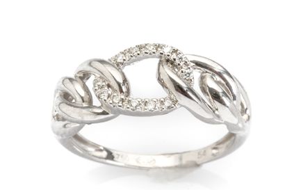 null 18K white gold link ring set with small diamonds.
Weight: 3.4g
TDD: 54 - Mint...