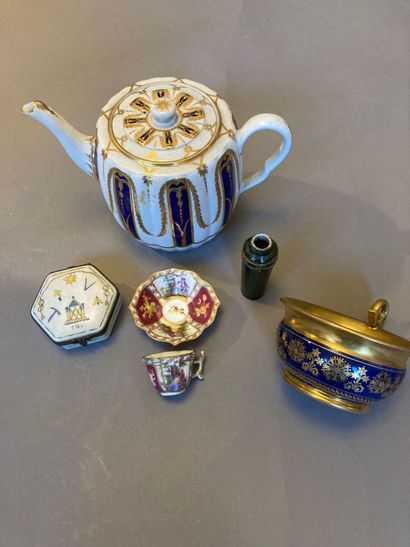 null LOT OF VARIOUS PORCELAIN including:
-1 masonic decorated box signed LC and dated...