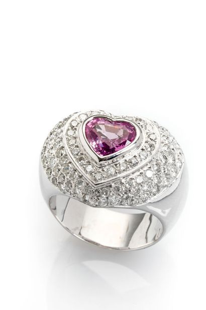 Important heart-shaped ring in 18K white...