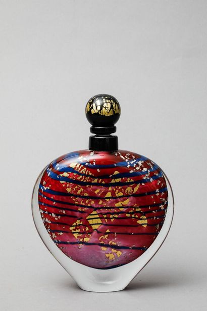 null Allain GUILLOT (born 1948)
Heart-shaped glass bottle with flattened belly and...