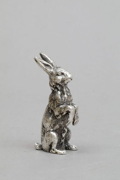null Small standing silver hare.
Weight: 99g. - New condition.
6.1 x 2.7 cm