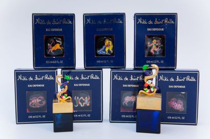  Niki De Saint Phalle - (1983-1984)
Lot comprenant sept diminutifs parfums 