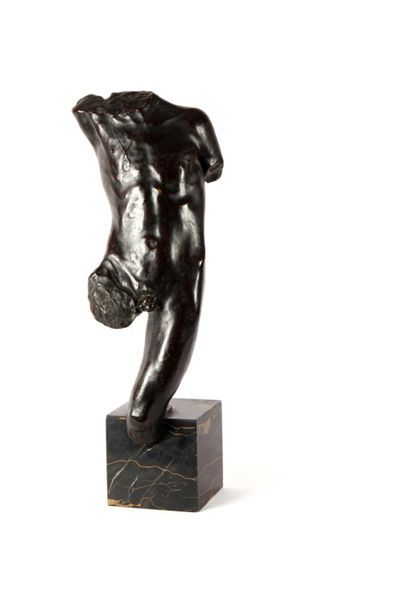 null ALFREDO PINA (1883-1966)
Buste d'homme portant un médaillon
Épreuve en bronze...