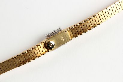 null PIAGET

MONTRE bracelet de dame en or jaune et blanc 18k (750 °/°°), le cadran...
