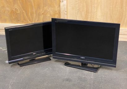 null ** DEUX TÉLÉVISEURS Sony Bravia KDL-32W5710 et KDL-26V4710 (fonctionnement non...