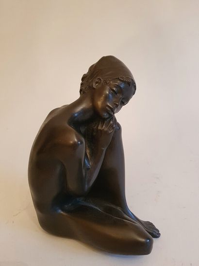 null GRUMOND (XXe SIÈCLE)

Jeune femme nue assise

Statuette en composition patinée,...