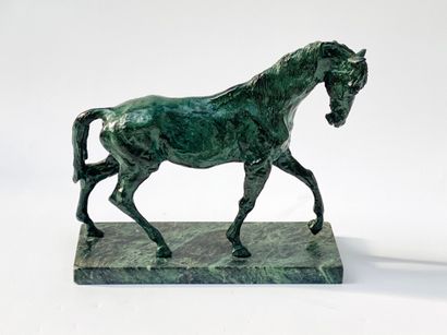 null ÉCOLE CONTEMPORAINE

Cheval antérieur gauche levé

Epreuve en bronze à patine...