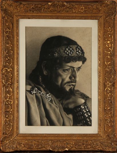 null GEOFFROY (XXth CENTURY)

Portrait of an actor

Charcoal and gouache on paper,...