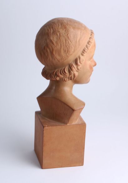 null SORGEL (XXth CENTURY)

SCULPTURE of a young girl's head with headband in terracotta....