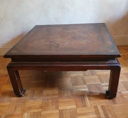 TABLE BASSE carrée en bois laqué cuir à décor...