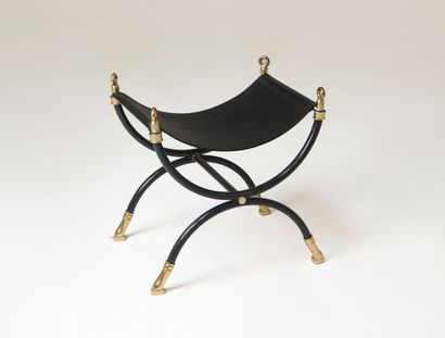 Curved TABOURET in lacquered metal and gilt...