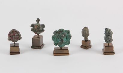 null Lot of five HEADS and MASCARONS including Eros.
Bronze
Roman and later period
Height...