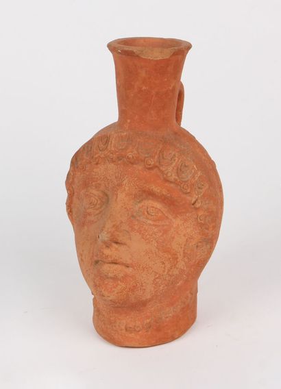 null VASE PLASTIC anthropomorphic sigillated.
Terracotta
3rd - 4th century
Height:...