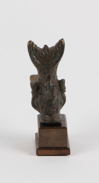 null DAUPHIN - Foot of cistus.
Bronze
Greco-Roman period
Height 6 cm