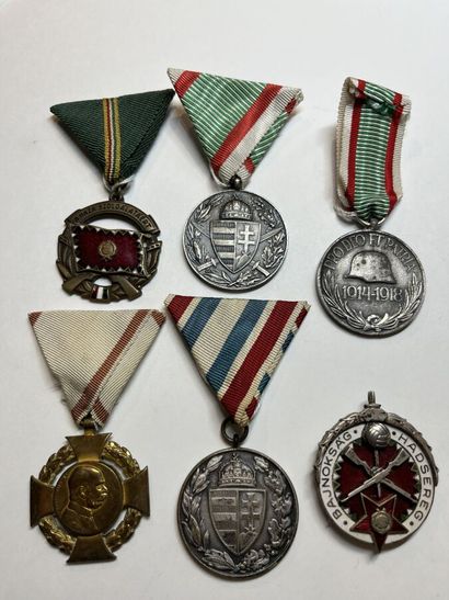 null *LA GUERRE DE 1914-1918

Distinctions des Pays Ennemis 

Hongrie : Médaille...