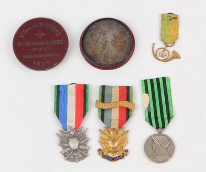 null GUERRE DE 1870

Bel ensemble composé de :

-Médaille de table « 1870-71 LABOR...