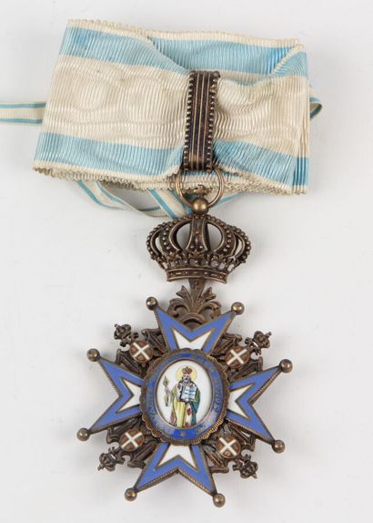 null SERBIE 

ORDRE DE SAINT SAVA 

Croix de commandeur du 2e type, le saint en manteau...