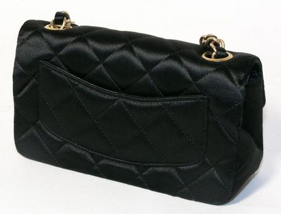 CHANEL Sac "Mini-Timeless" en satin de soie matelassé noir - 16x10x6 cm - Excellent...