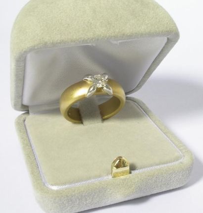 POMELLATO Bague en or jaune 18k et diamant de 0,50 carat - Taille 62 - Largeur: 0,8...