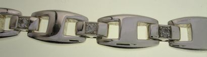 HERMES Bracelet en argent "Cassiopée" 8 saphirs blancs - Longueur: 20 cm - Largeur:...