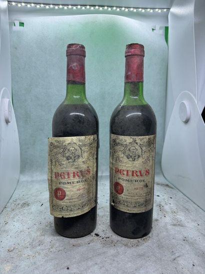 null 2 bouteilles PETRUS, Pomerol 1975 (es, MB, 1 capsule très légèremennt abîmé...