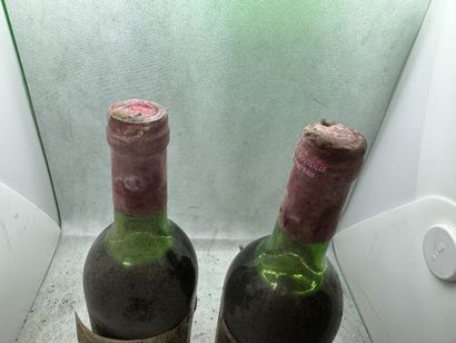null 2 bouteilles PETRUS, Pomerol 1975 (es, MB, 1 capsule très légèremennt abîmé...
