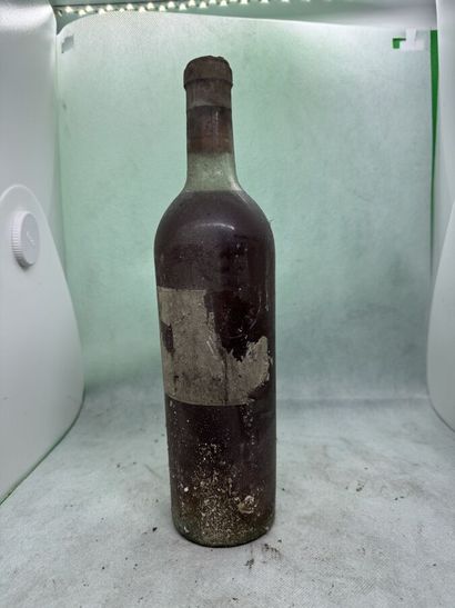null 1 bouteille Château D'YQUEM, 1er cru supérieur Sauternes1928 (ett, eta, fanée,...