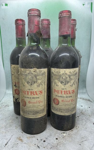 null 5 bouteilles PETRUS, Pomerol 1971 (1 ea J, 4 TLB dont 2 ea)